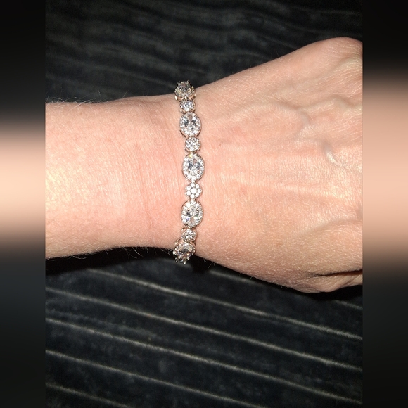 JTV Jewelry - 🐎Beautiful JTV Silver Tennis Bracelet 6.5"